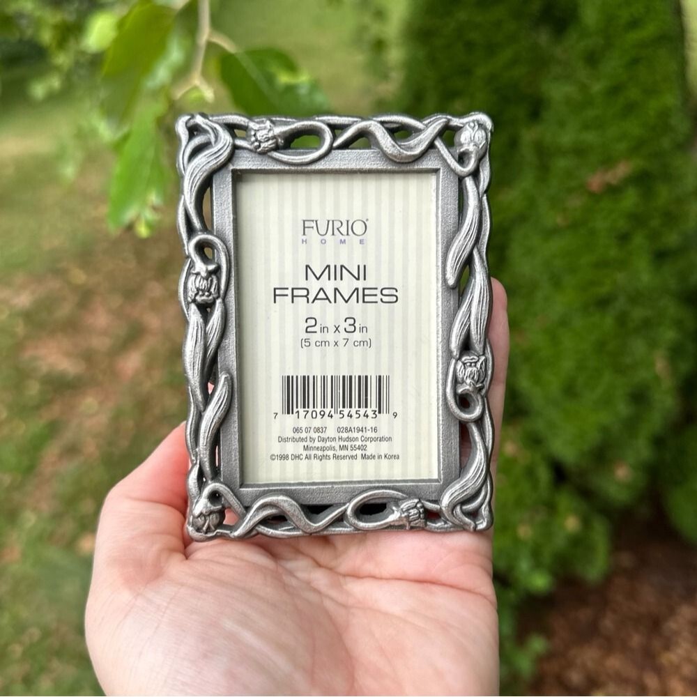 Furio Floral Tiny Vintage 1990s Mini Frame Silver 2” x 3”